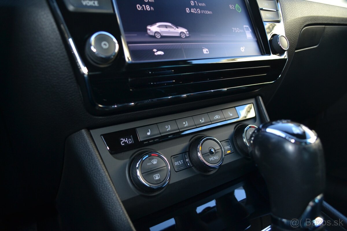 Škoda Superb 2.0 TDi Style 4x4 DSG - 15