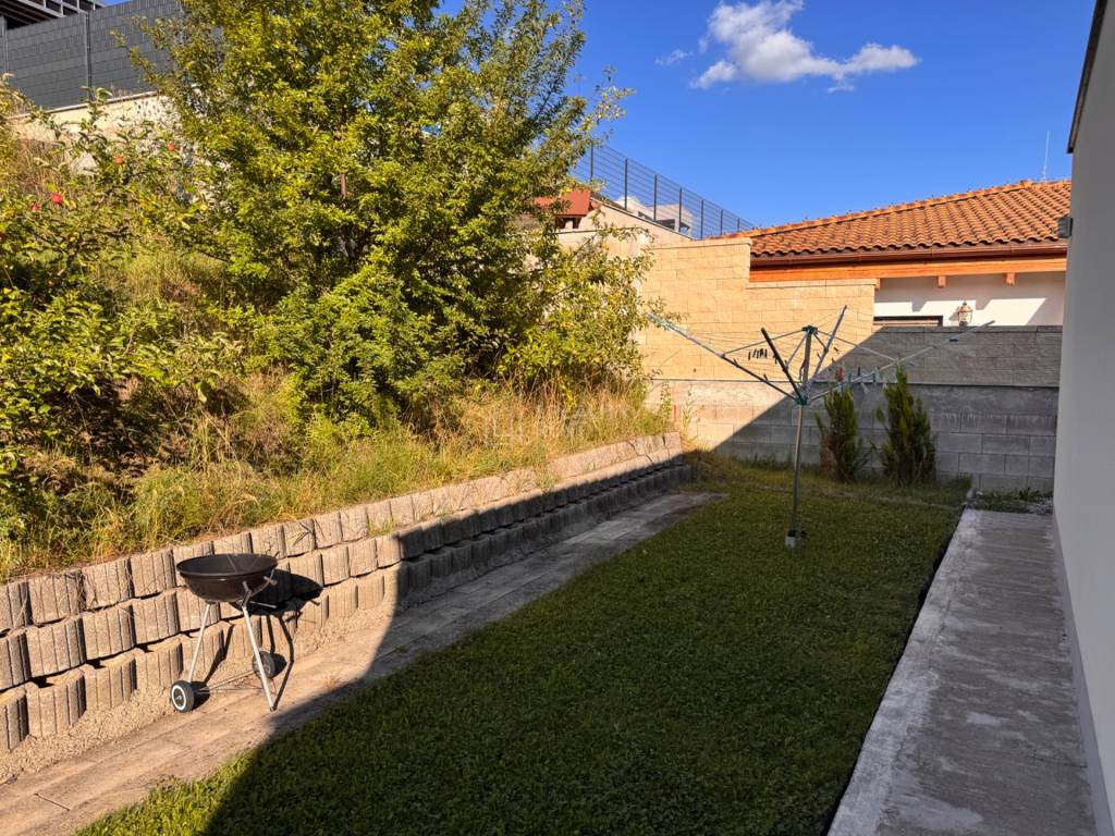 Predaj: Rodinný dom typu bungalov - zabývaná novostavba v Gb - 15