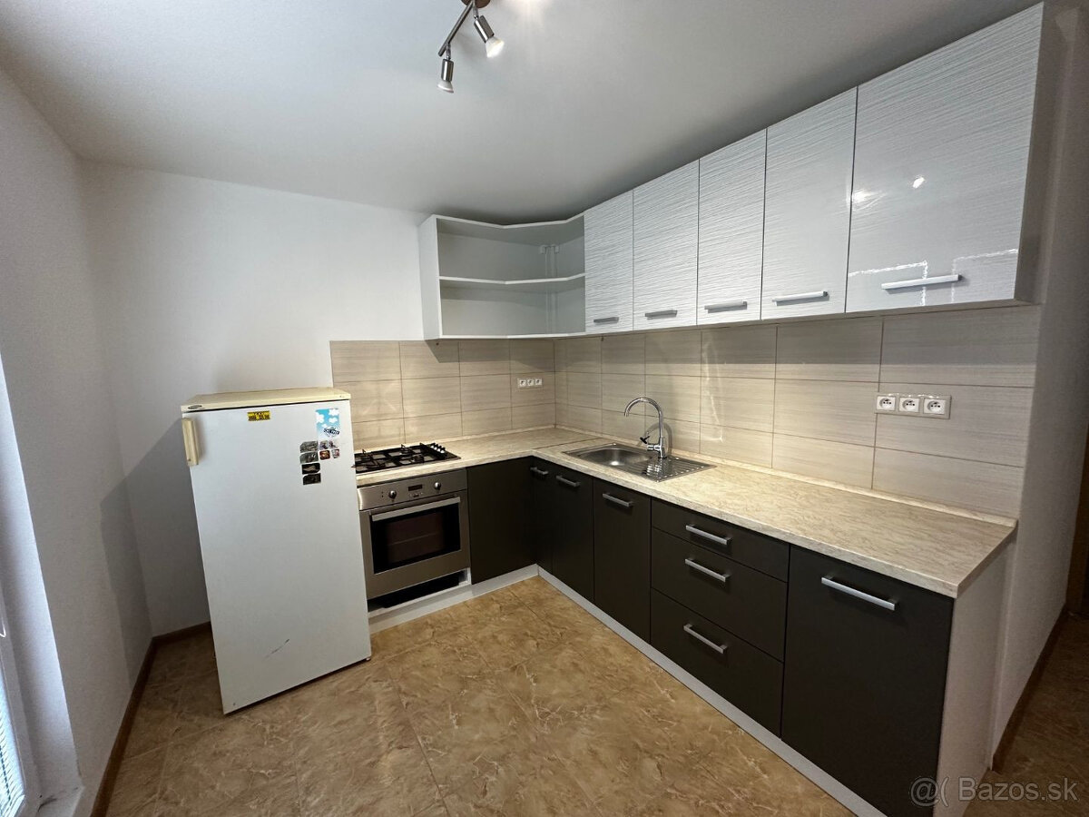Prenájom izbový byt Nová Dubnica - 15