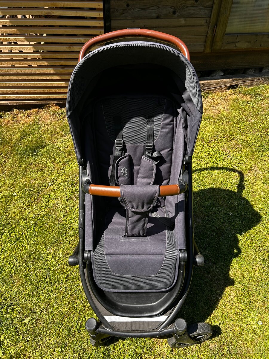 Dvojkombinácia Britax Romer Smile 3 + autosedačka - 15