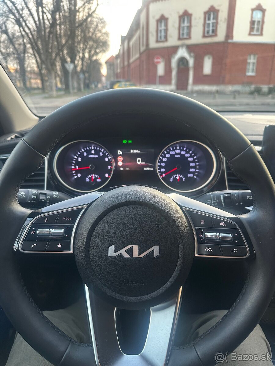 Ceed SW 1.5TGDi A7|Gold+ LED pack|ťažné |v záruke|model 2025 - 15