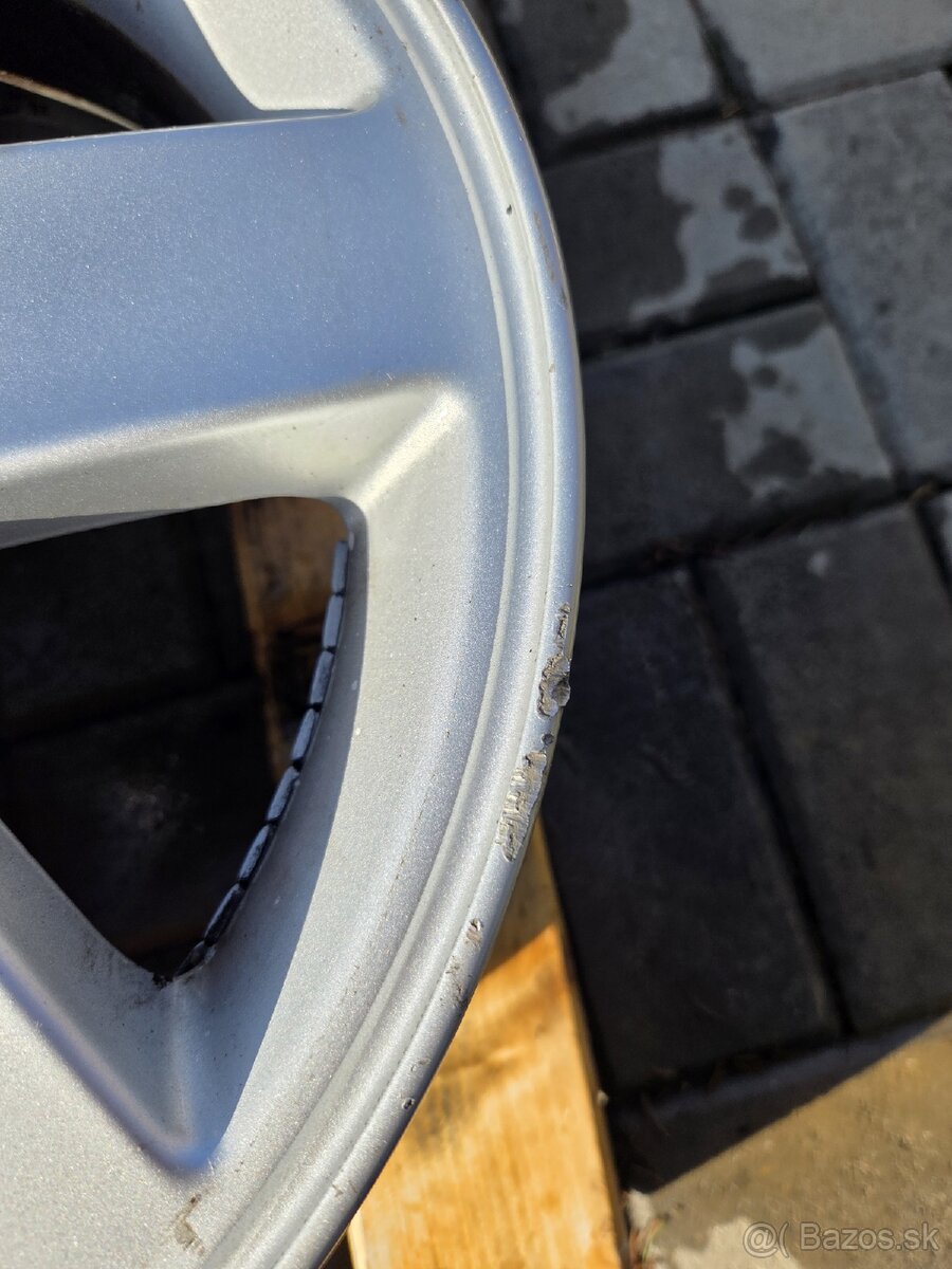 Elektróny Suzuki - Hayes Lemmerz - R14 - 15