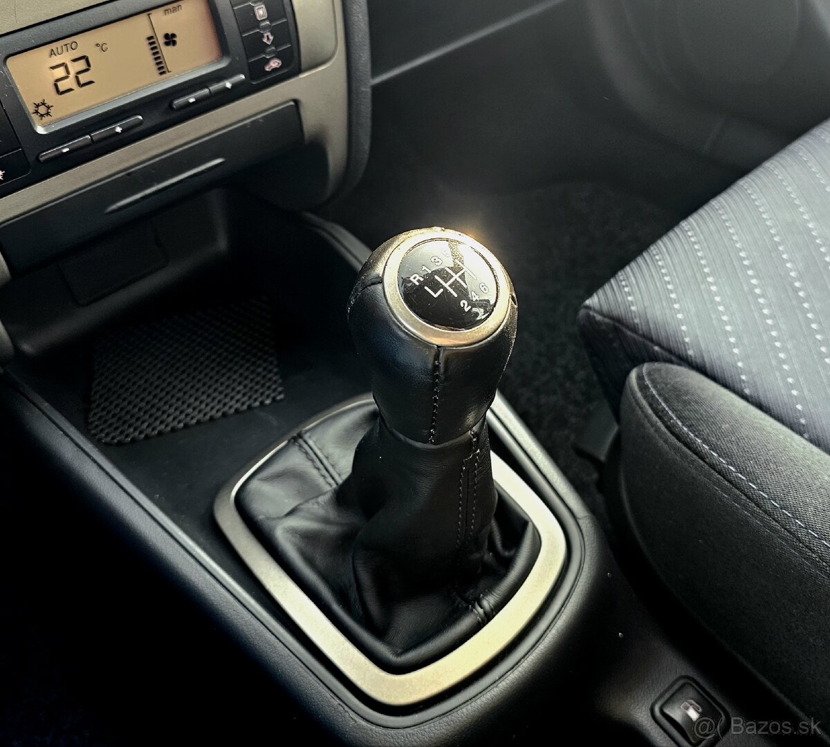 Seat Leon 1.8 Turbo Top Sport Rezervované - 15