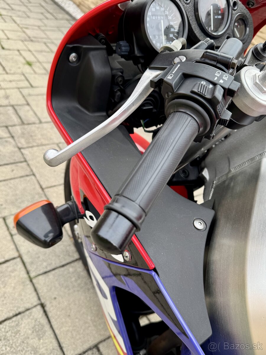 HONDA CBR 900 SC 33 - 15