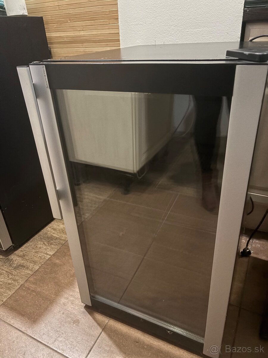 Odstupim zariadenie kaviarne - 15