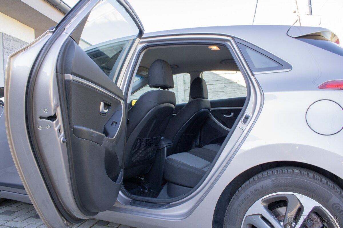 Hyundai i30 1.6 CRDi DOHC 16V Family 84tis. km - 15