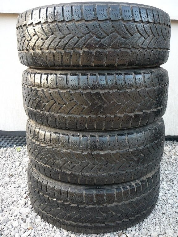 PNEUMATIKY ZIMNE AJ R16 - 15