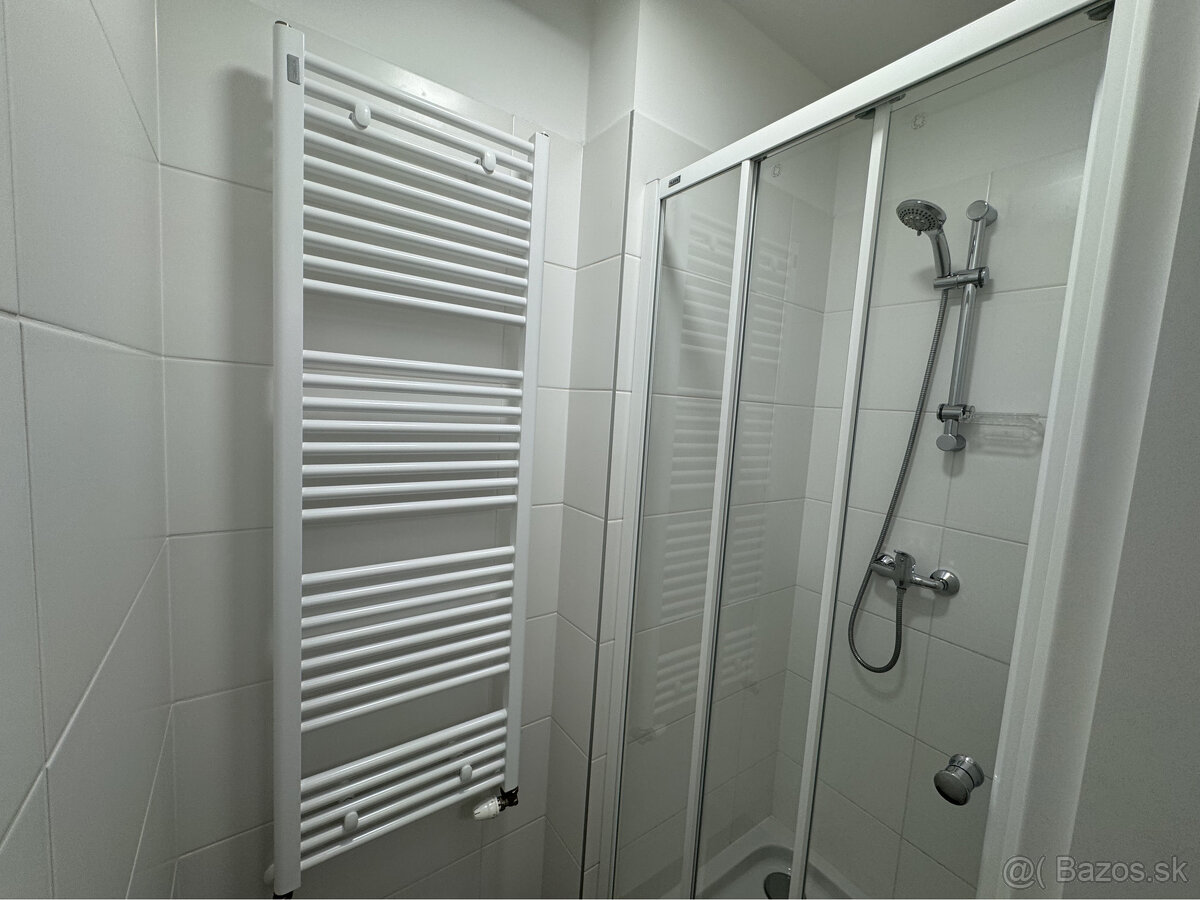 Prenájom rožného obchodno-skladového priestoru 421 m² s kanc - 15