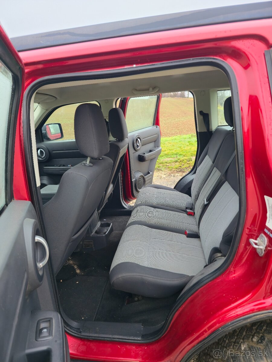 Predám Dodge Nitro, rok 2009 automat - 15