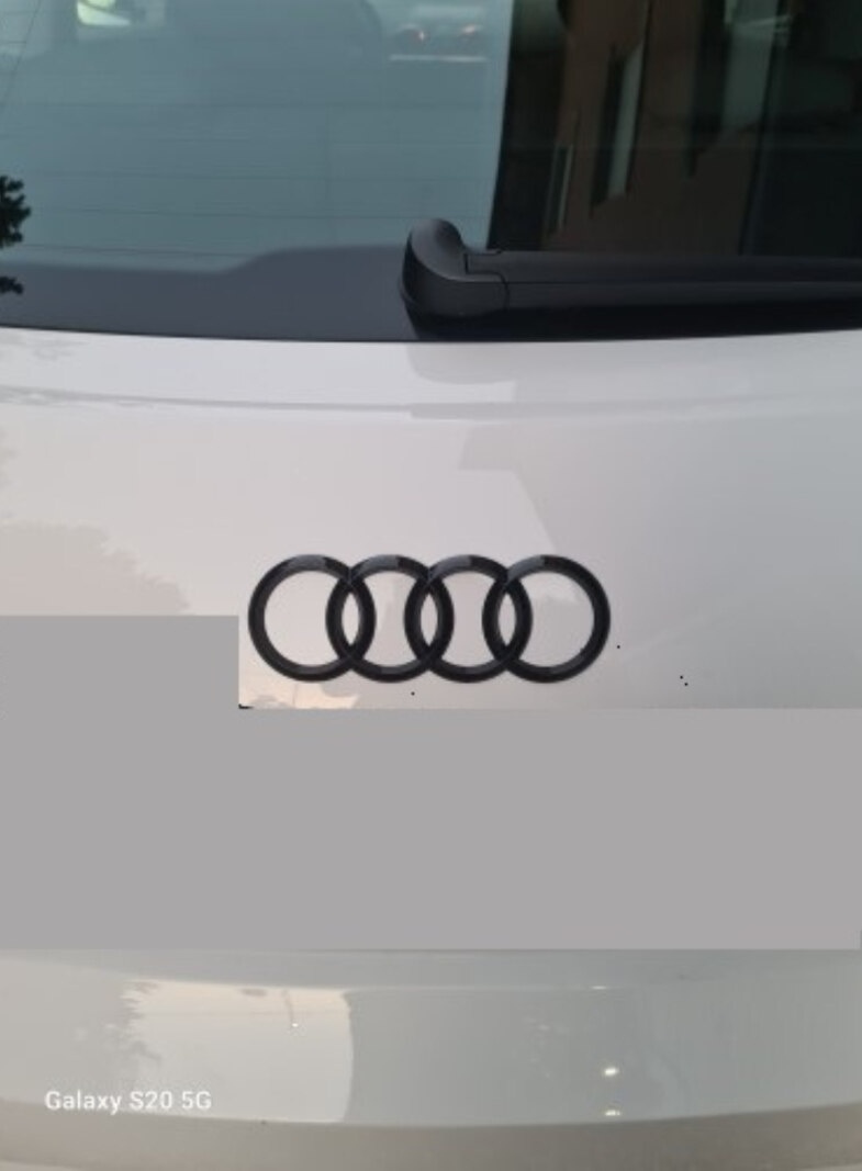 AUDI Čierne lesklé znaky - 15