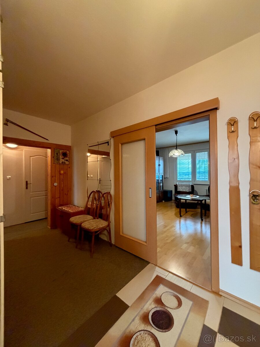 2xwc, 2x loggia, priestranný 4 izbový byt Ťahanovce - 15