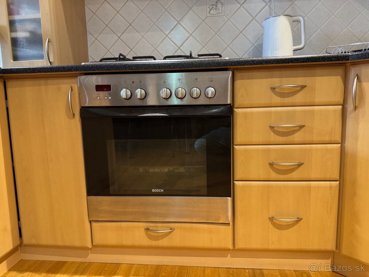 Kuchyňa, šporák, trúba, digestor, mikrovlnka komplet - 15