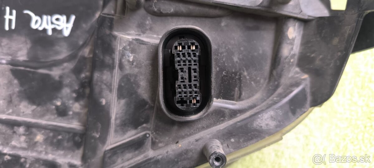 Opel Astra H xenon Hella - 15