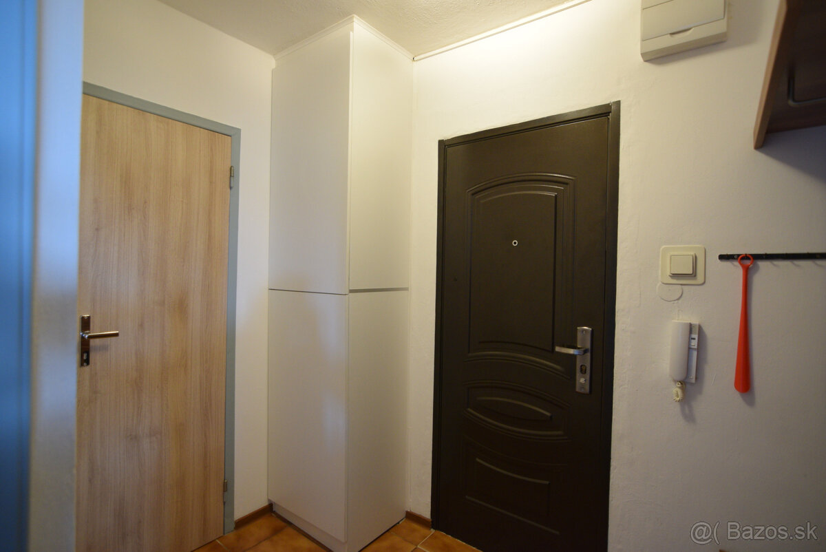 REZERVOVANÉ- na predaj 3 izbový byt v Martine -Košúty 1 - 15