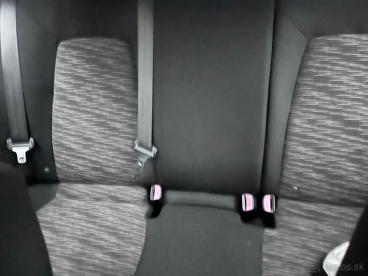 KIA ProCeed 1.6i 2008, výborný stav, STK do 2026 - 15