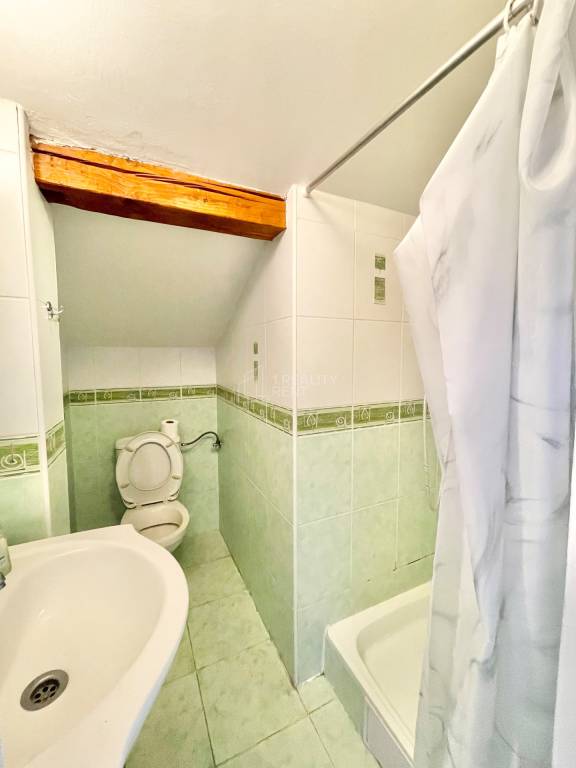 Na predaj penzión v centre KNM (MO) - 15