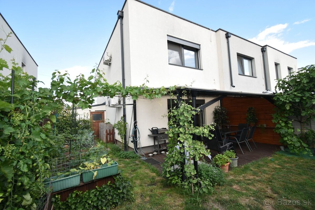 Moderné bývanie v 3 iz. mezaníne so záhradou v Bernolákove - 15