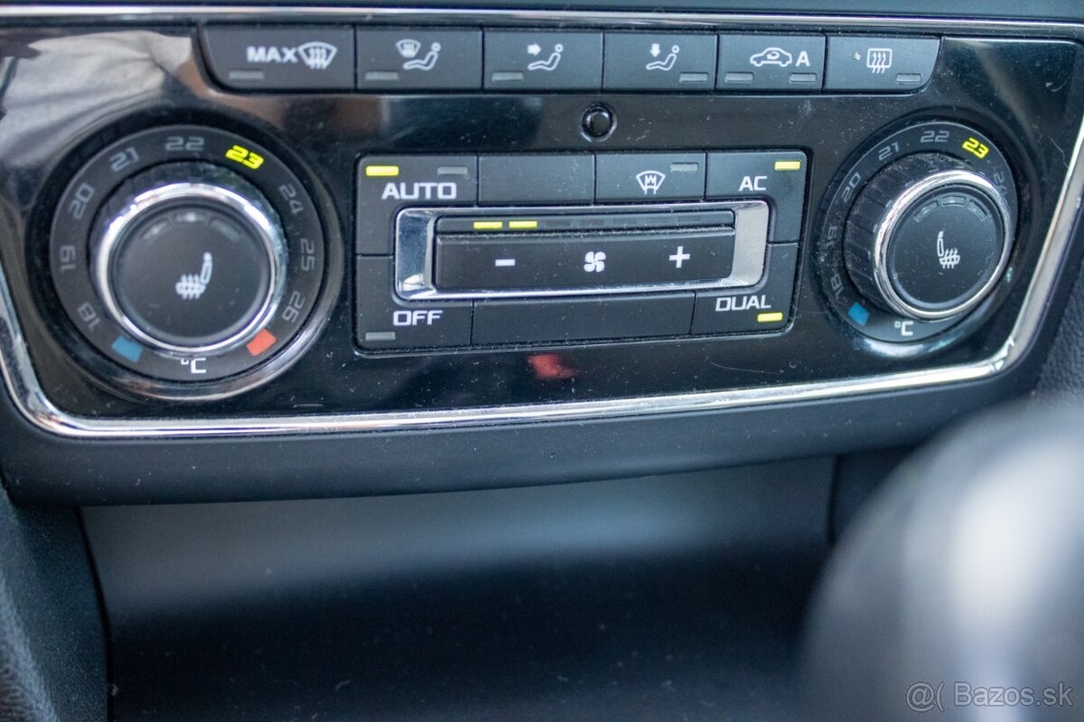 Škoda Superb Combi 2,0 TDI-125 kw Elegance 4X4 - 15