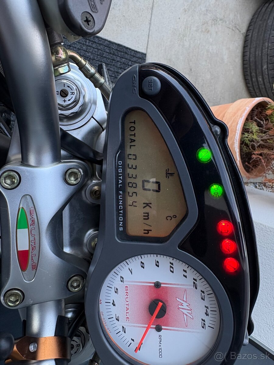 MV Agusta Brutale 910R - 15