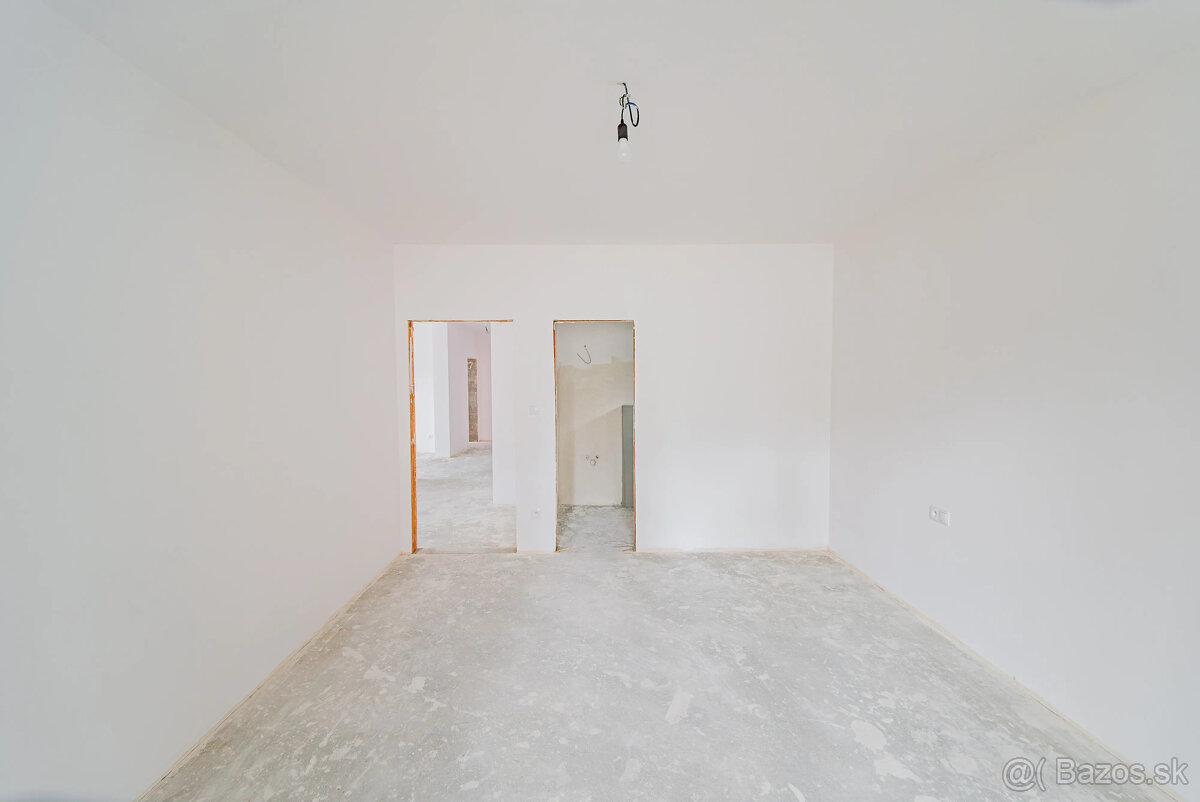 SPEKTRUM REALITY Vám ponúka na PREDAJ Novostavbu- 4-izbový r - 15