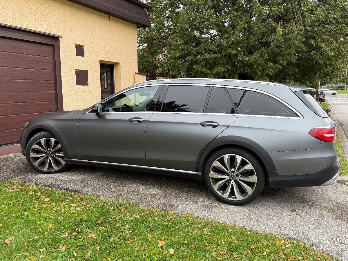 E220 All-Terrain 4Matic Magbetic Mat Grey Mat ODPOČET DPH - 15