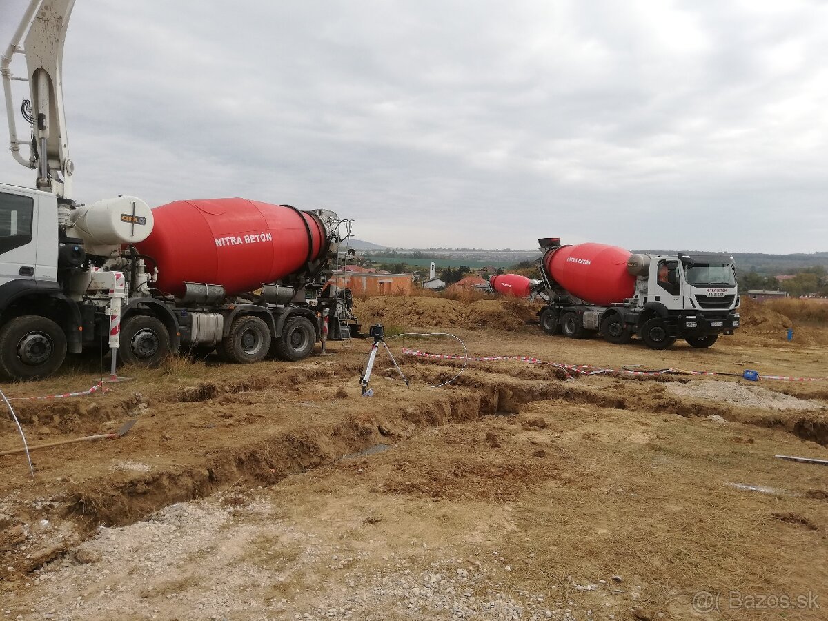 Výstavba domov, hrubá stavba, základová doska, betónové plot - 15