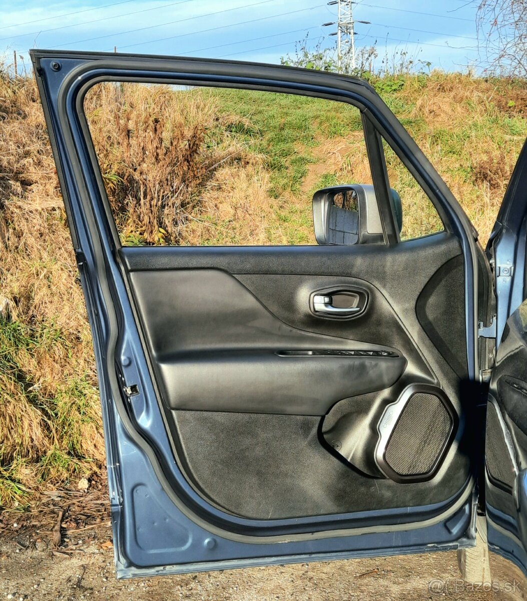 Predám Jeep Renegade 1.3 Turbo PHEV Limited - 15