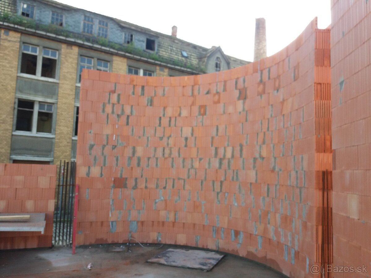 Partia murárov zháňa zákazky na rok 2026 - 15