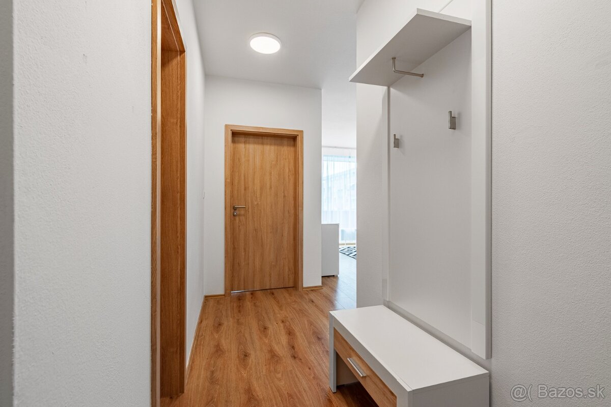Na prenájom | 2 izbový byt s loggiou - Silvánová ul. - 15