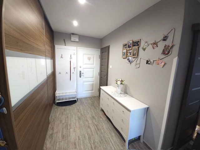 Na predaj kompletne zrekonštruovaný 3 izbový byt - 15