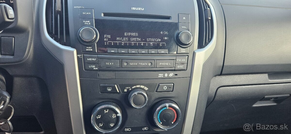 Isuzu D-max Double Cab Custom 4WD A/T - 15