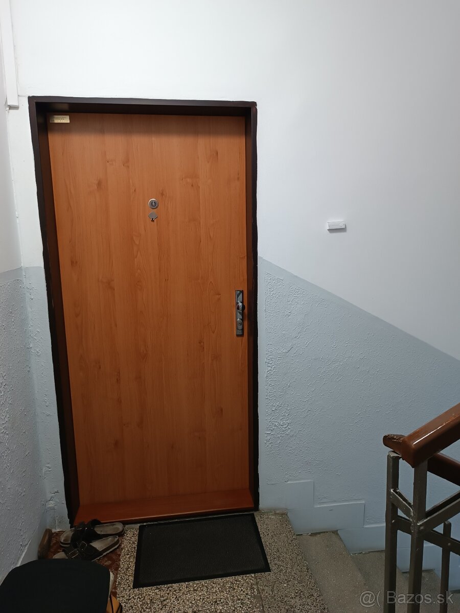 Na predaj 3-izbový byt Bratislava,Nivy - 15