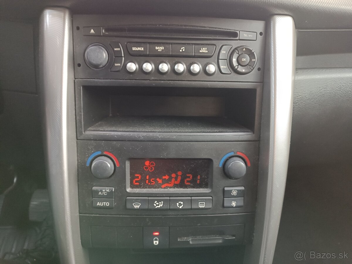 Peugeot 207 1.6 benzin/ 88kW - 15