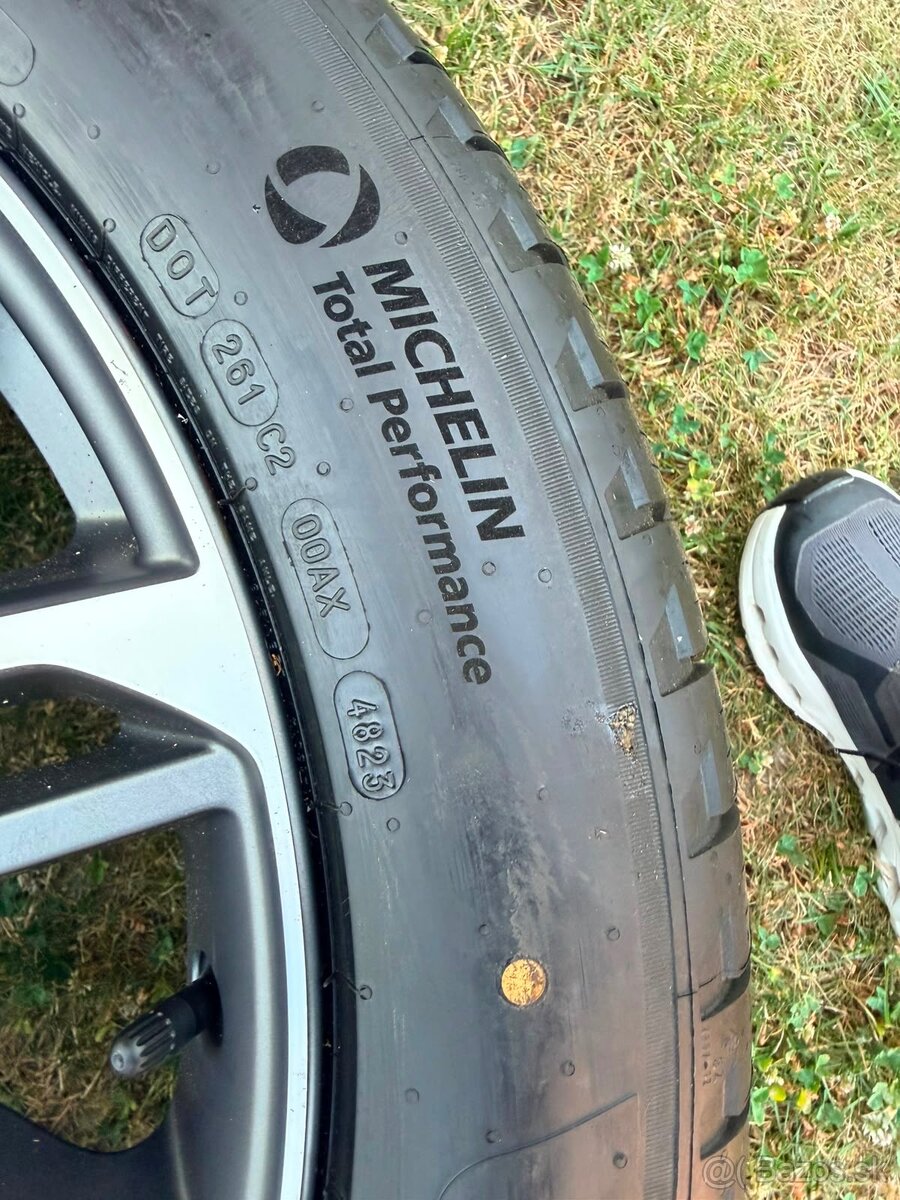 ORIGINÁL RANGE ROVER SPORT SVR R22 L461 285/45/22.305/40/22 - 15