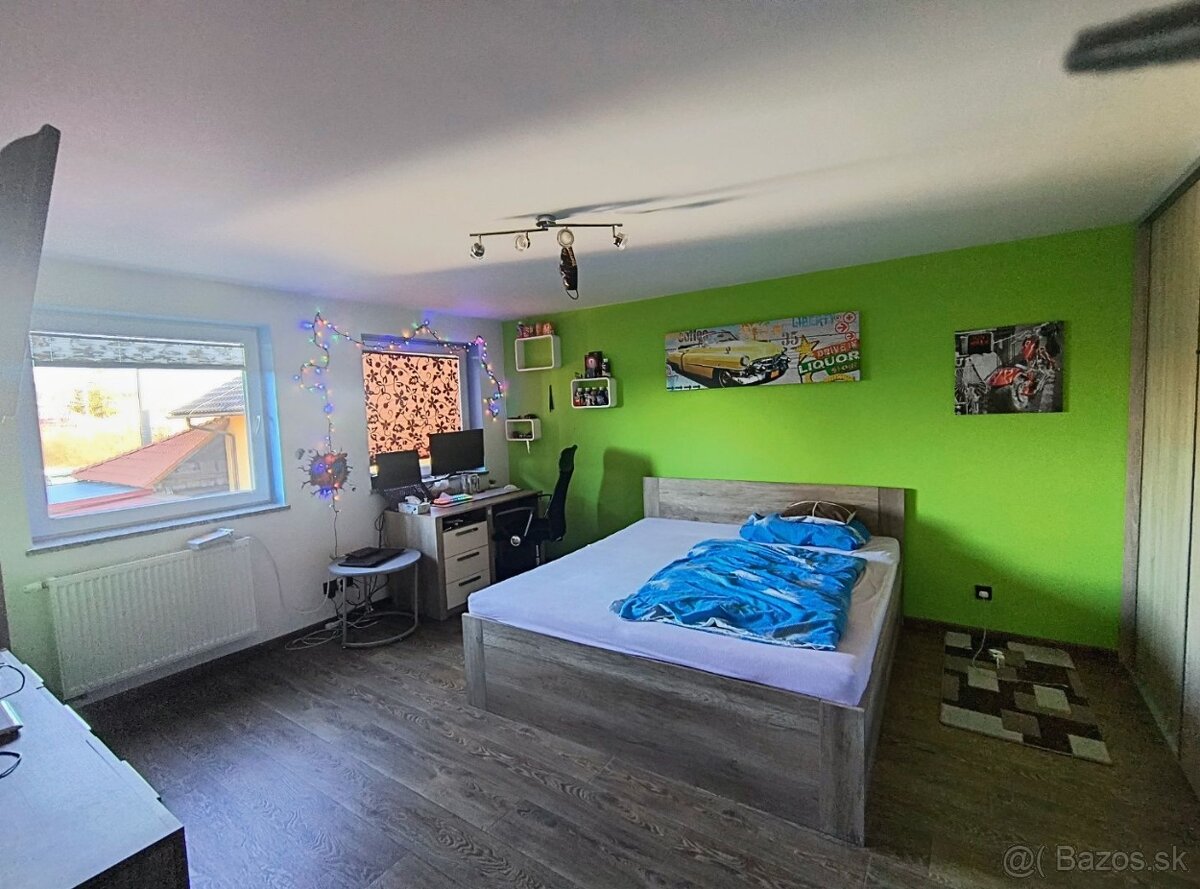 Dom s bazénom v centre - 15