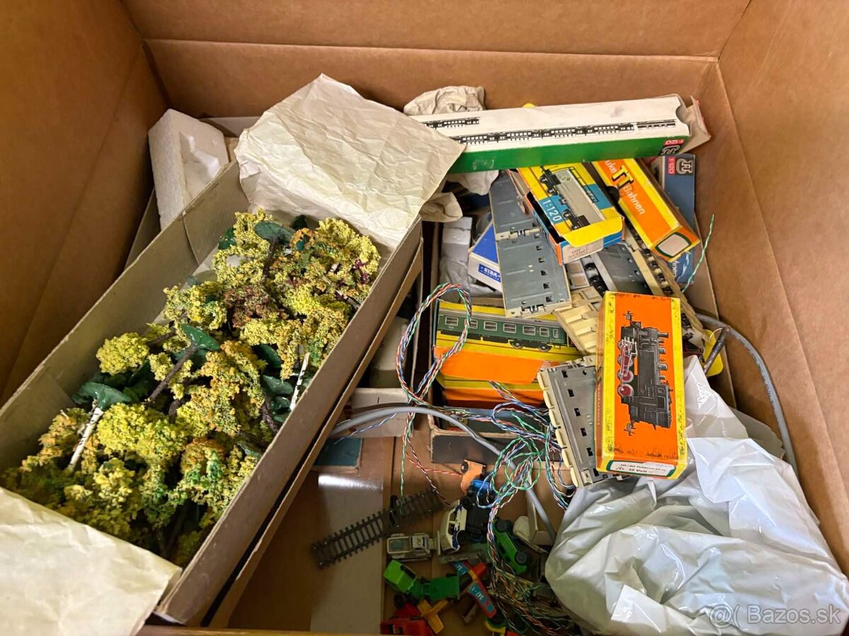 Vláčiky TT - dráha, mesto, budovy, stromy, príslušenstvo - 15