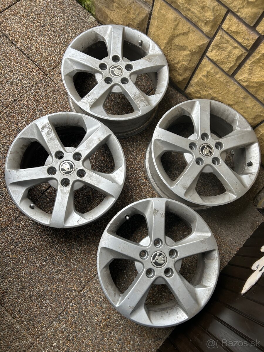 Predám ( kávovar, grafické karty, disky R16) - 15