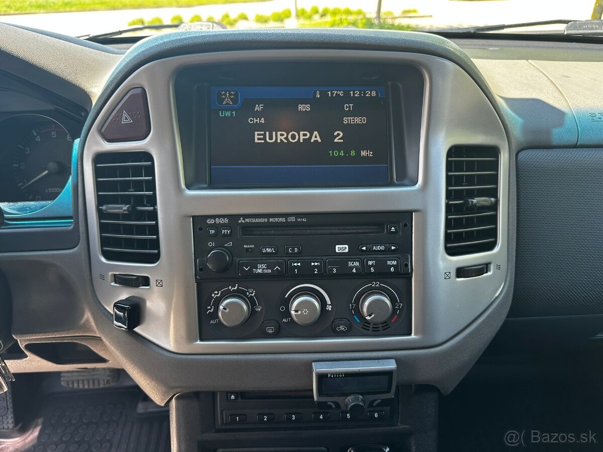 Mitsubishi Pajero - 15