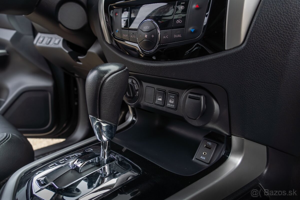 Nissan Navara NP300 Pick-up 2.3 dCi Tekna Double Cab 140kw - 15