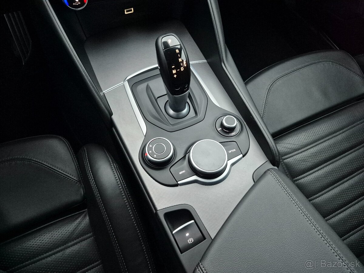 Alfa Romeo Giulia 2.2 Diesel 210 AT AWD Veloce Q4 - 15