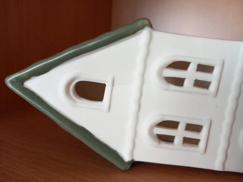 Keramický Led domček vysoký 22x10,5x8 cm - 15