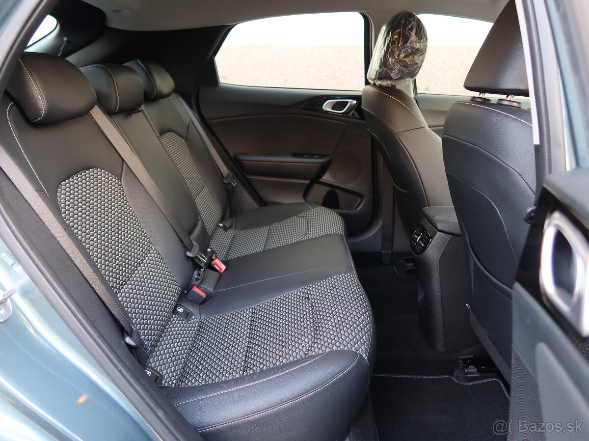 Kia xCeed Platinum 1.5TGDI,od.DPH,1.majiteľ,v záruke 10/2030 - 15