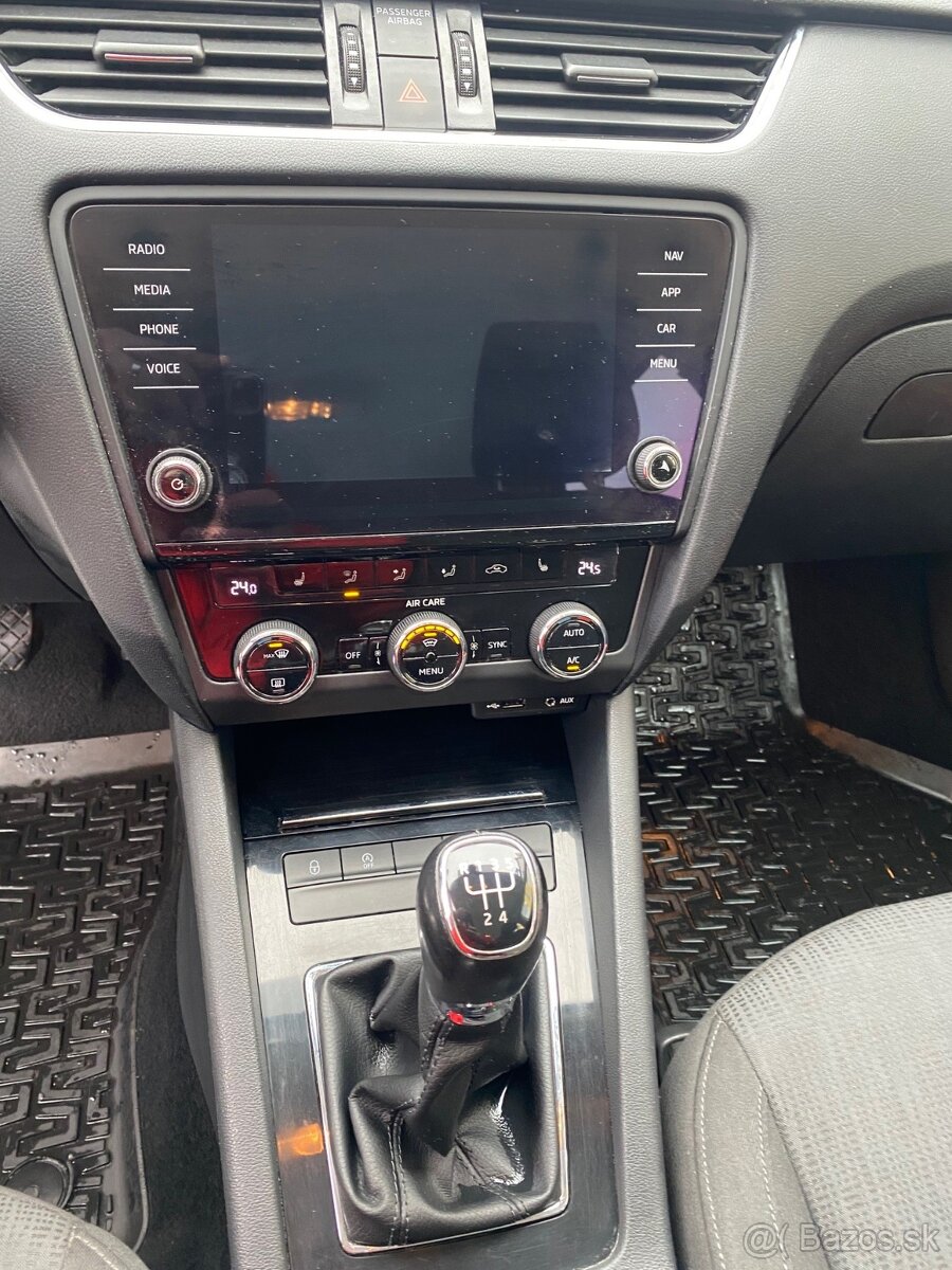 ŠKODA OCTAVIA 1.6 TDI COMBI AMBITION - 15