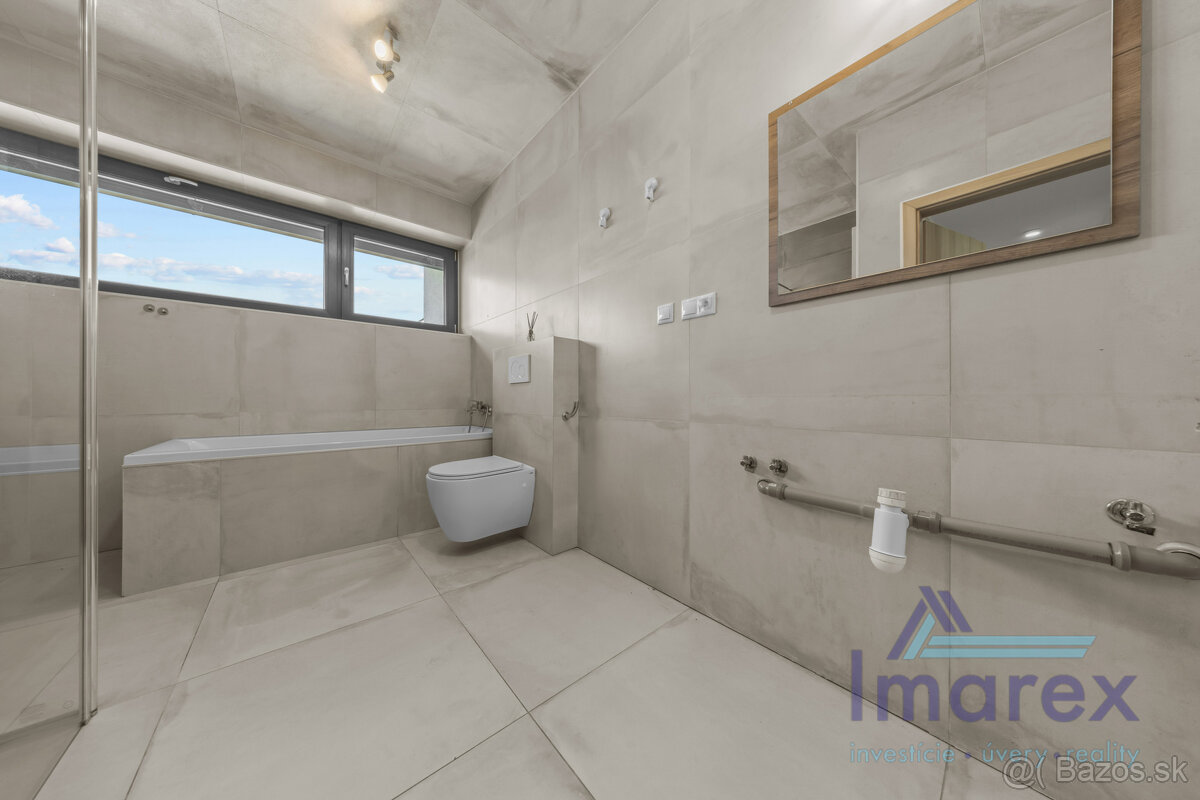 RD pri vode a lese v Novej Dedinke - 15