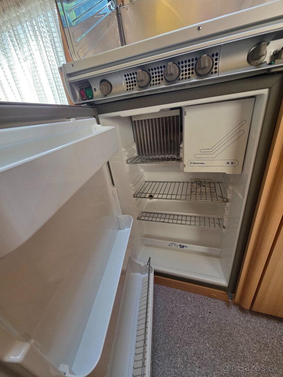 Knaus Eifelland 395 - 2001, predstan spolu so strieskou - 15