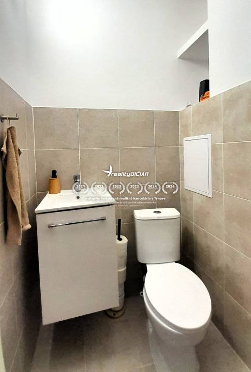 3i byt v pokojnej časti Trnavy na Prednádraží - 15