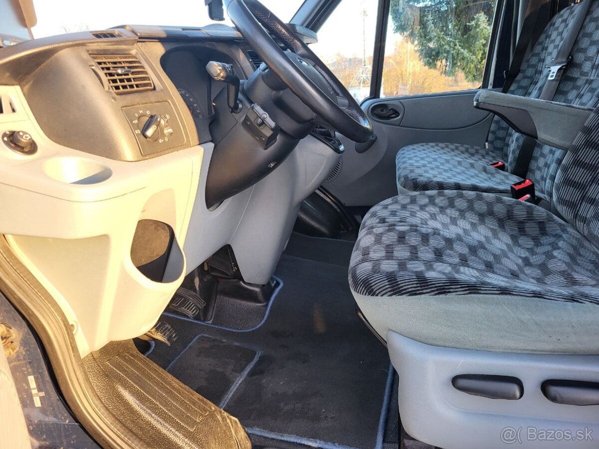 Ford Transit Tourneo 9-miestny 2012 - 15