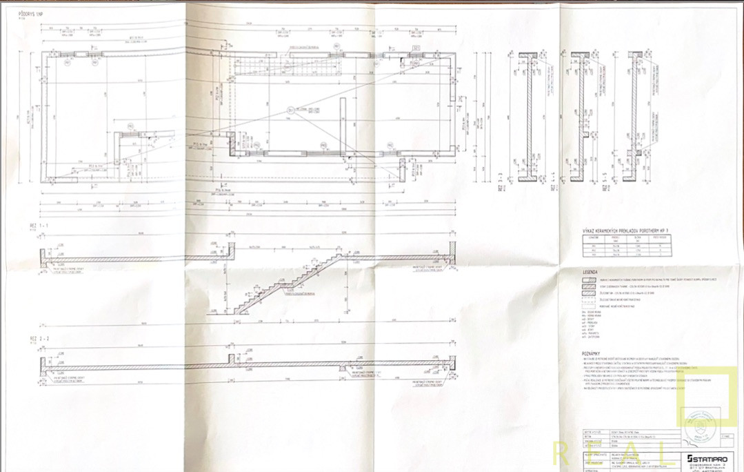 Exkluzívny 5-izbový rodinný dom s garážou a terasou – Biely - 15