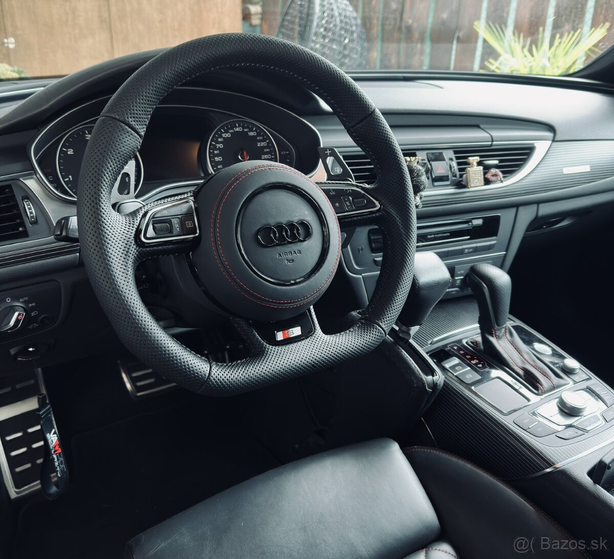 VOLANT AUDI KOŽENÝ PERFOROVANY CIERNE SITIE ZKOSENY - 15