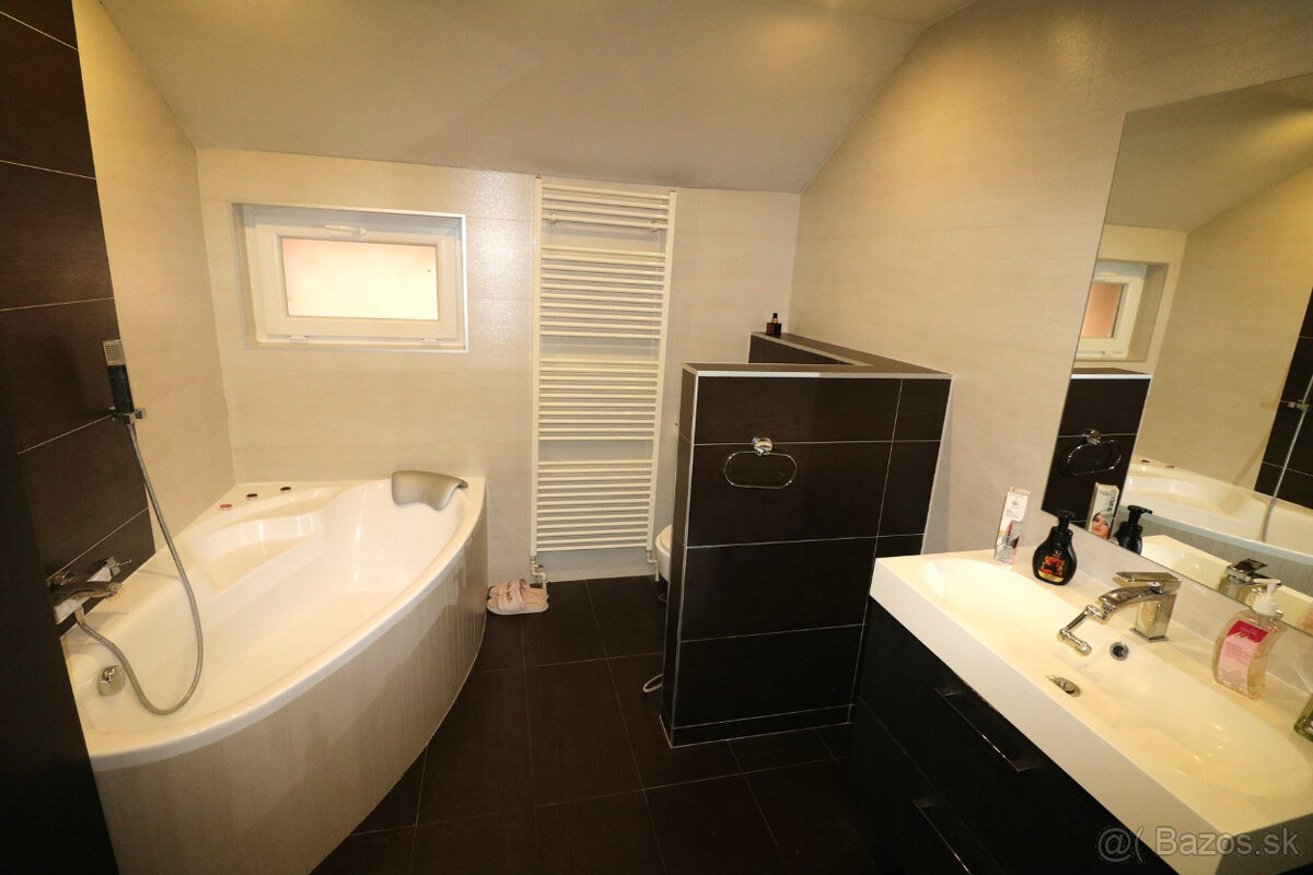 PREDAJ RODINNÝ DOM S BAZÉNOM A PRIESTOROM NA PODNIKANIE - 15